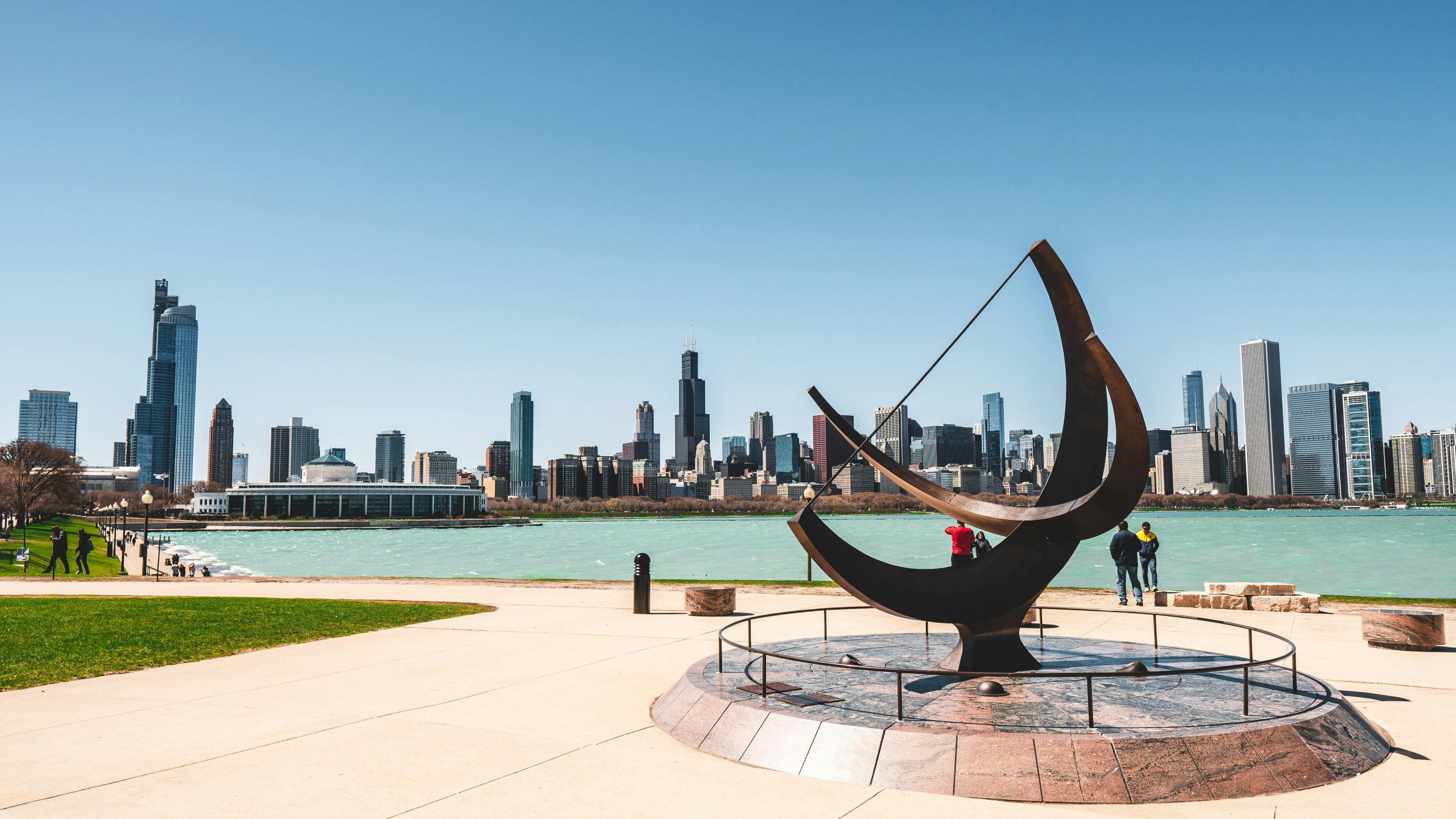 Travel Guide to Chicago Chicago skyline and Lake Michigan